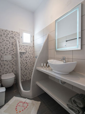Apartment 3 - Modern bathroom